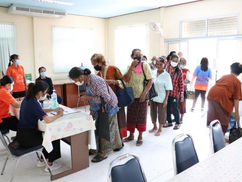 โครงการปลูกหม่อนเลี้ยงไหม ประจำปีงบประมาณ 2565 ณ ห้องประชุมองค์การบริหารส่วนตำบลโคกสะอาด วันที่ 14 กันยายน 2565
