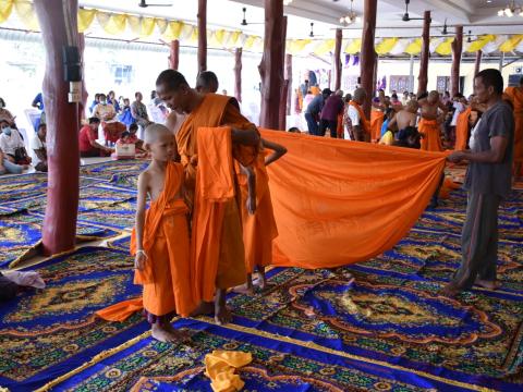 โครงการบรรพาสามเณรภาคฤดูร้อนเฉลิมพระเกียรติ สมเด็จพระกนิษฐาธิราชเจ้า กรมสมเด็จพระเทพรัตนราชสุดา เจ้าฟ้ามหาจักรีสิรินธรฯ วันที่ 4 เมษายน 2566 ณ วัดสว่างอารมณ์ บ้านหนองเฒ่ากา