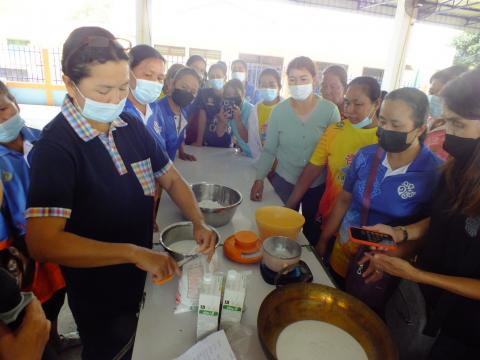 โครงการอบรมทักษะอาชีพระยะสั้น กิจกรรม"การทำขนชั้นใบเตย,ขนมเปียกปูนกะทิสด การปลูกผักไฮโดรโปนิกส์ ณ หอประชุมองค์การบริหารส่วนตำบลโคกสะอาด วันที่ 28 มีนาคม 2566