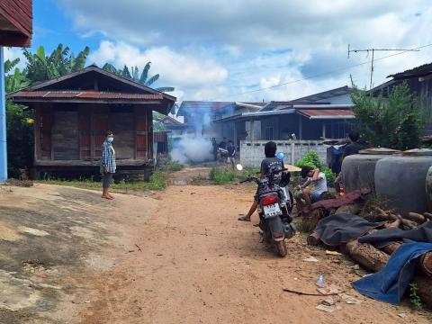 ลงพื้นที่พ่นหมอกควันกำจัดยุงลาย ป้องกันการระบาดไข้เลือดออก