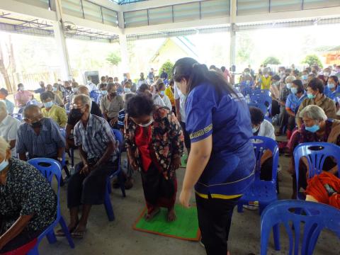 โครงการอบรมและส่งเสริมผู้สูงวัยใส่ใจสุขภาพ ประจำปีงบประมาณ 2565 วันที่ 17 มิถุนายน 2565 ณ หอประชุมองค์การบริหารส่วนตำบลโคกสะอาด